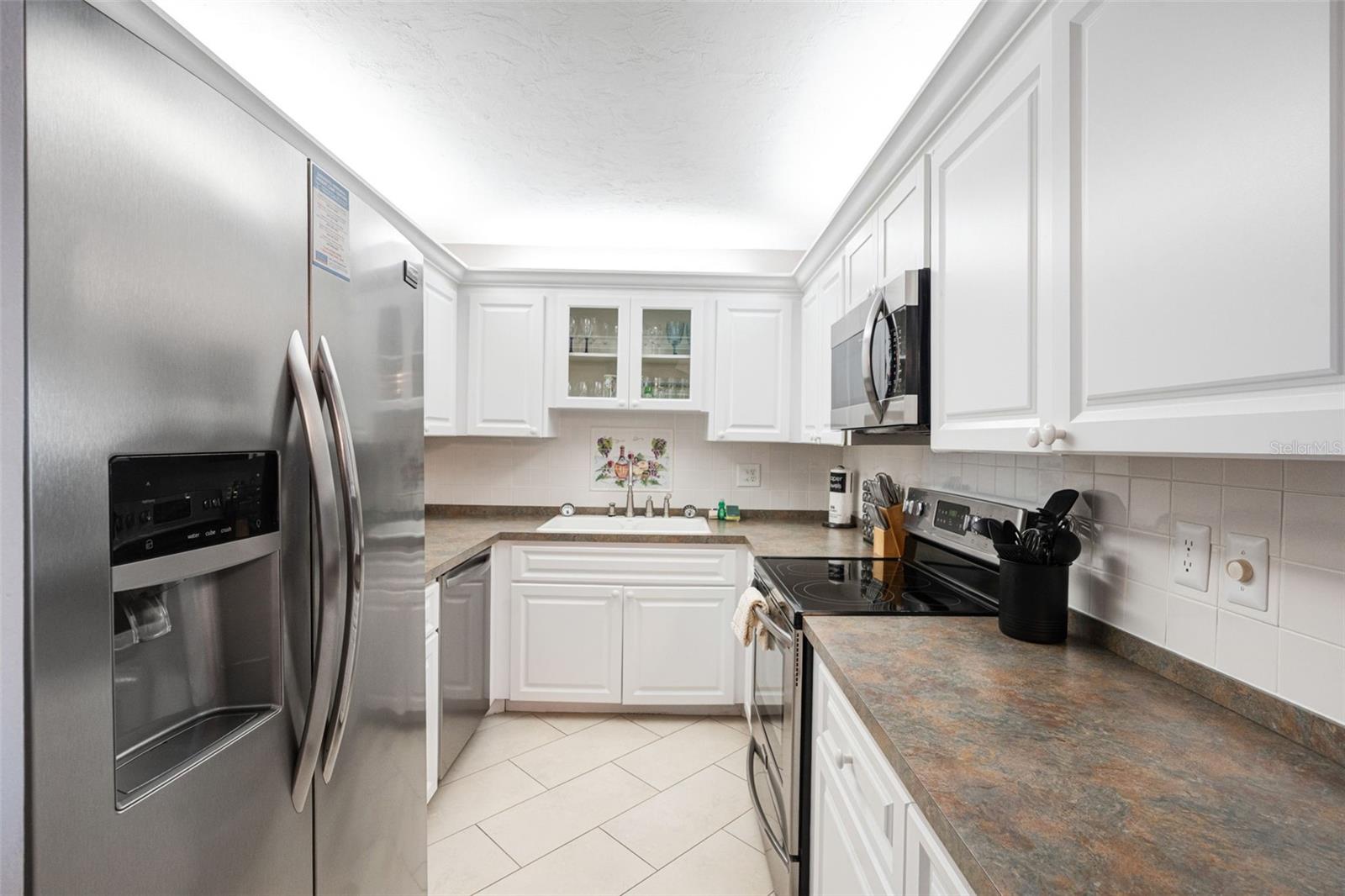 5855 MIDNIGHT PASS ROAD 611, SARASOTA, FL, 34242 2 5855 MIDNIGHT PASS ROAD 611