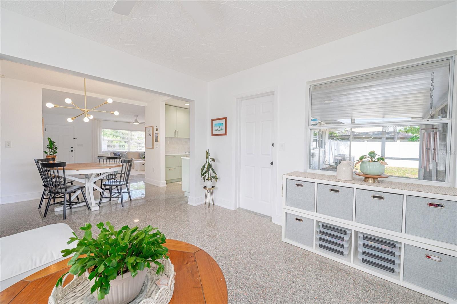 SOUTH GATE - Residential