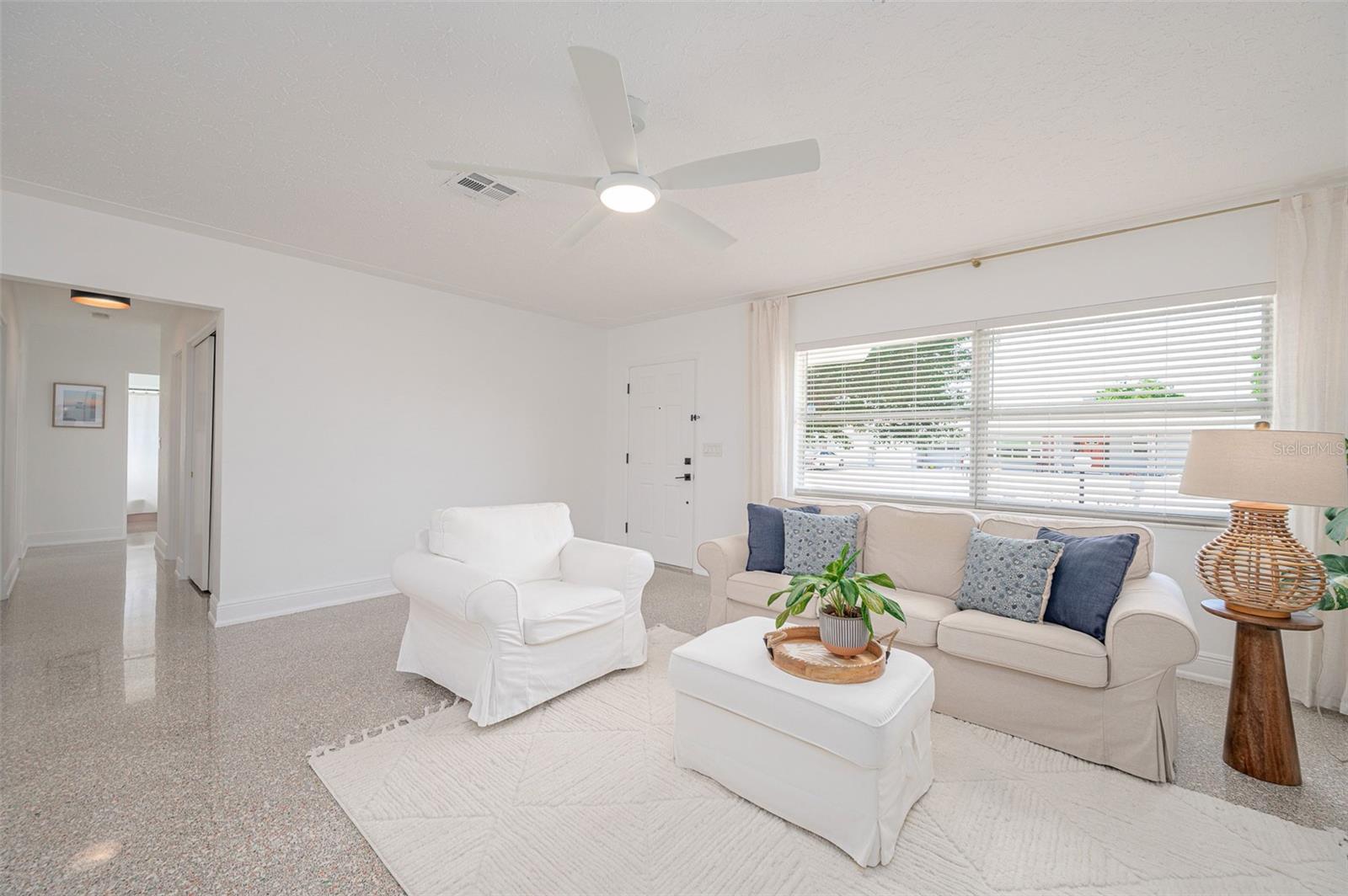 SOUTH GATE - Residential