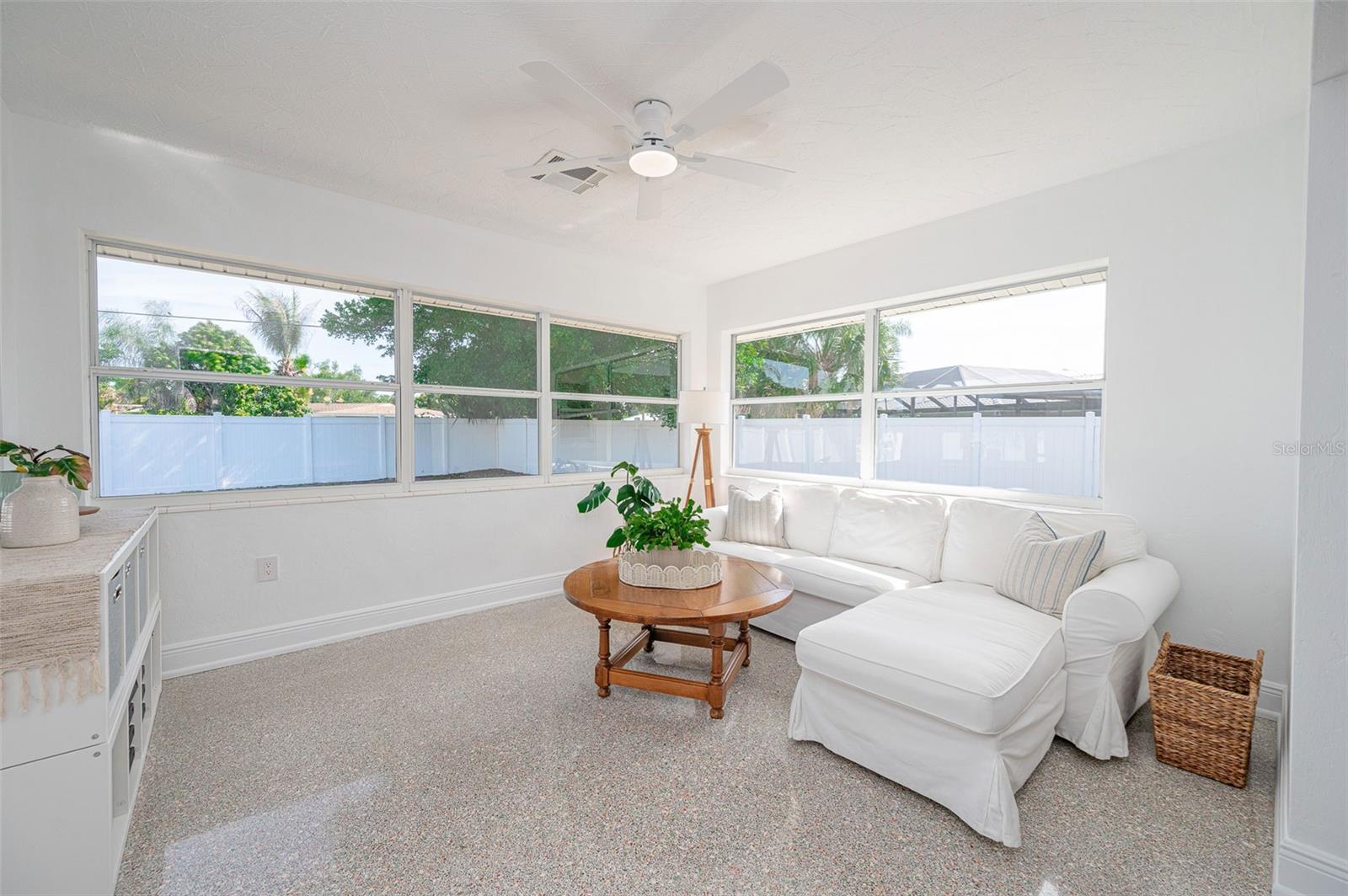 SOUTH GATE - Residential