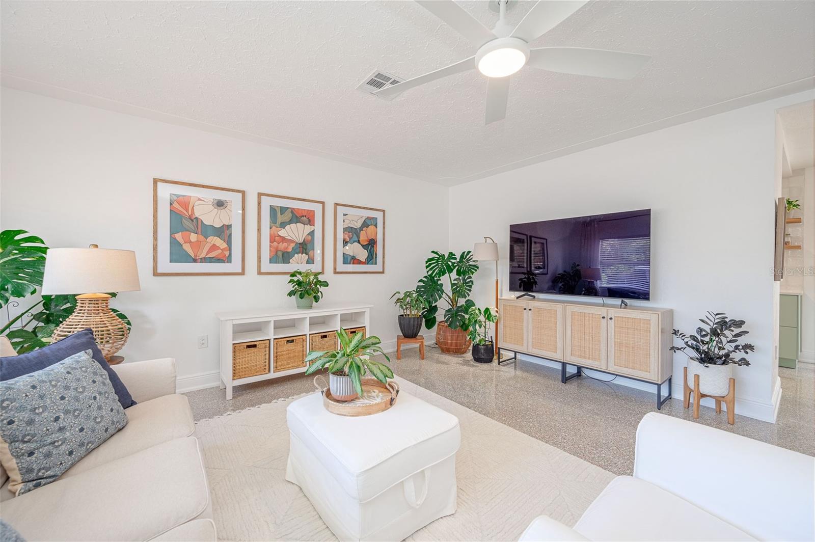 SOUTH GATE - Residential
