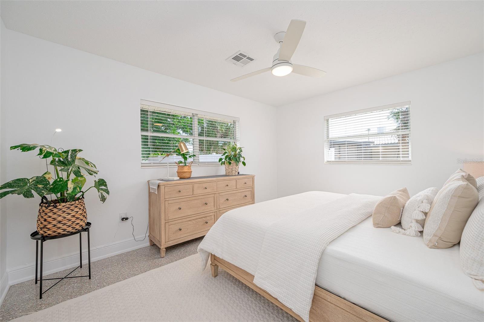 SOUTH GATE - Residential