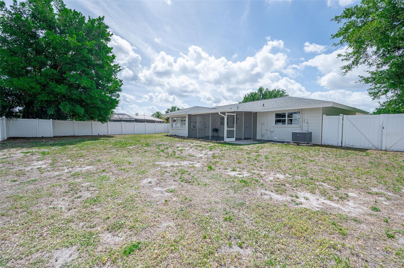 SOUTH GATE - Residential