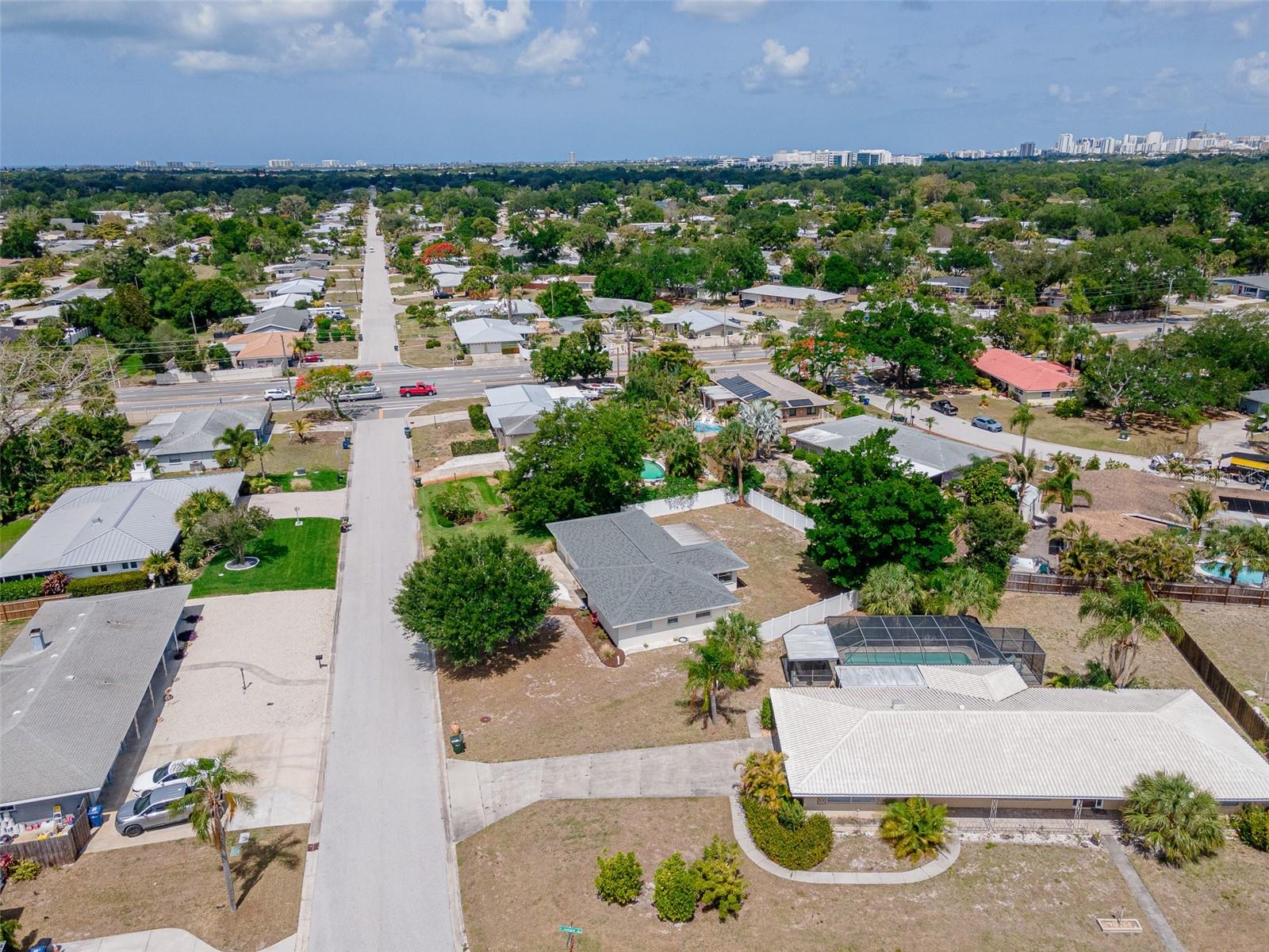 SOUTH GATE - Residential