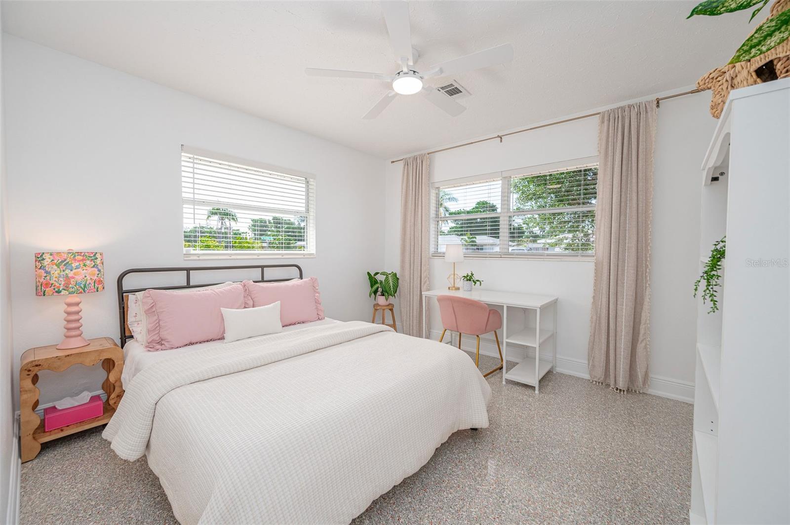 SOUTH GATE - Residential