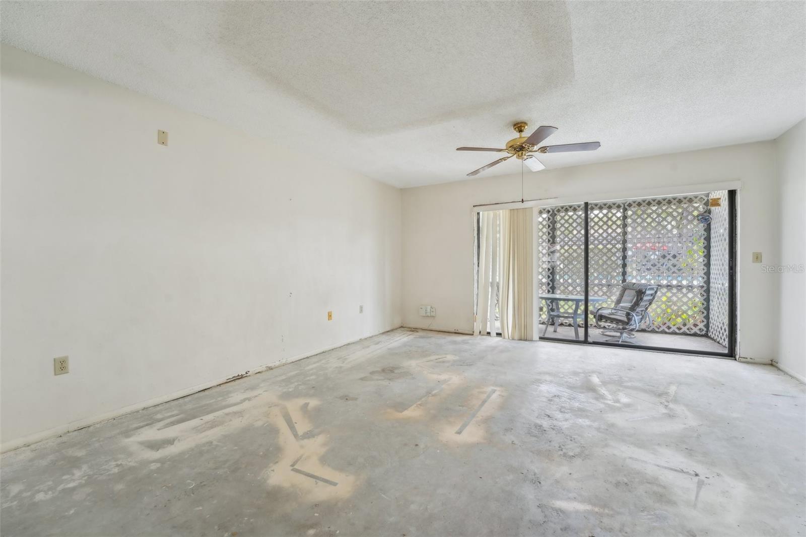 LAURELON VILLAGE OF MEADOWOOD - Residential