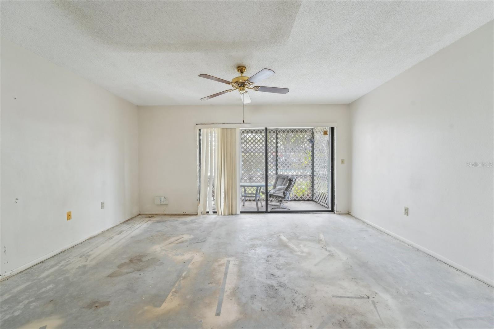 LAURELON VILLAGE OF MEADOWOOD - Residential