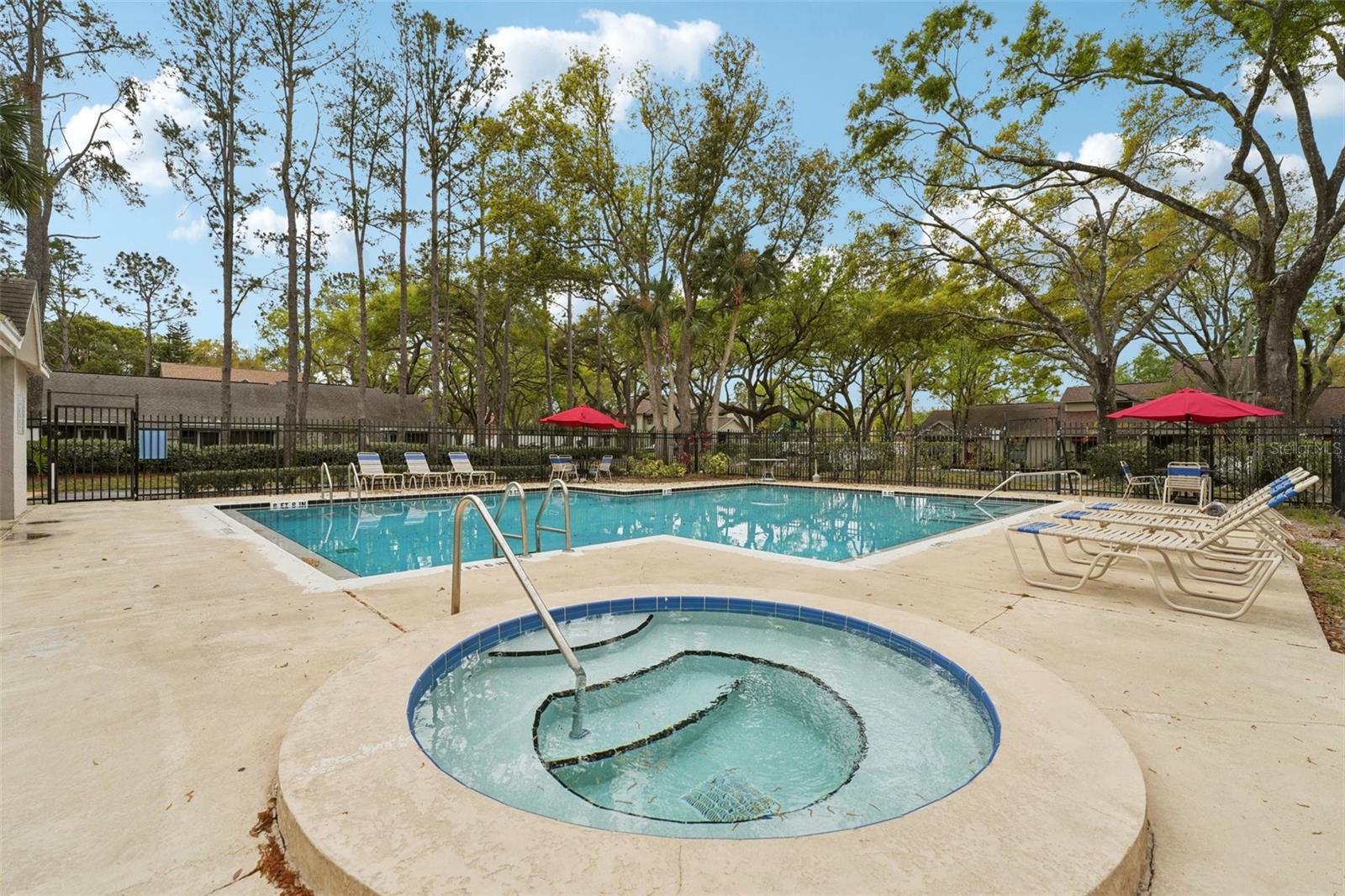 LAURELON VILLAGE OF MEADOWOOD - Residential