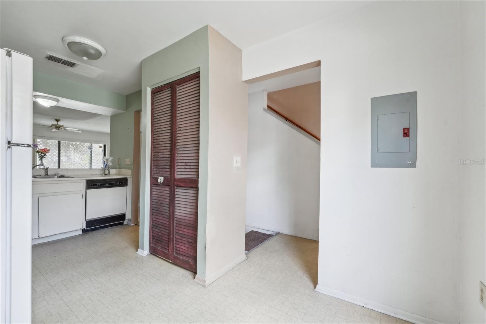 LAURELON VILLAGE OF MEADOWOOD - Residential