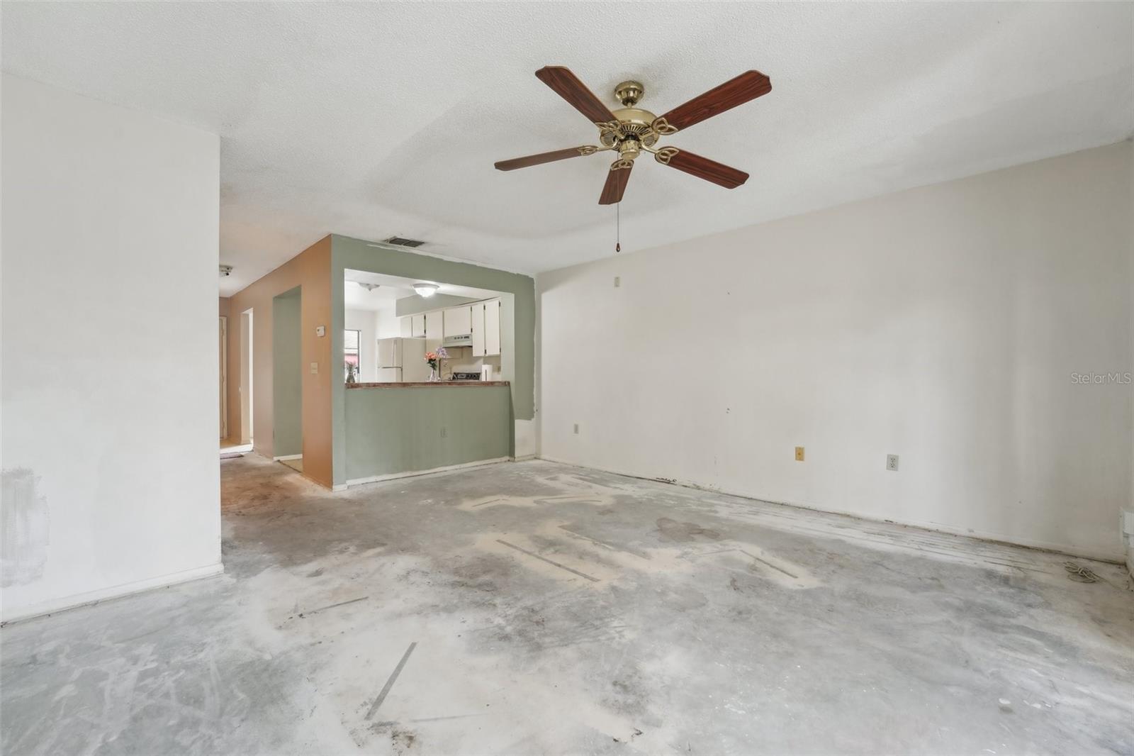 LAURELON VILLAGE OF MEADOWOOD - Residential