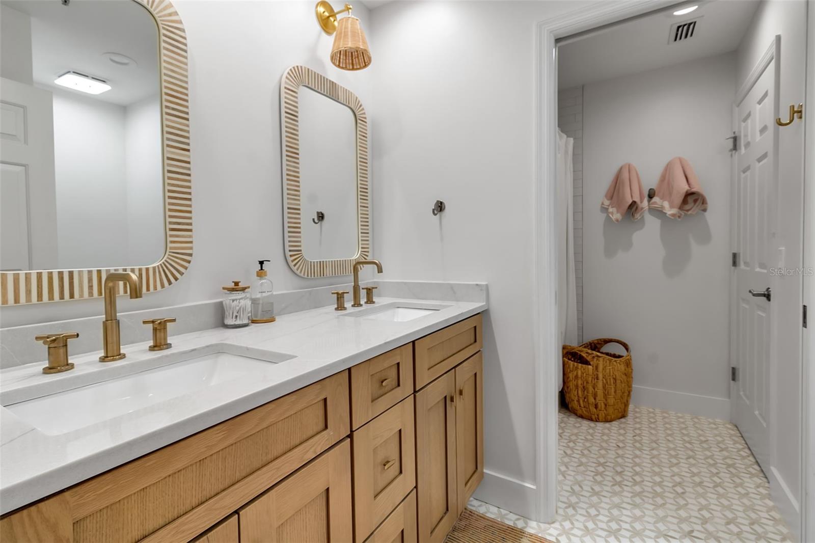 HARBOUR OAKS 2 - Residential