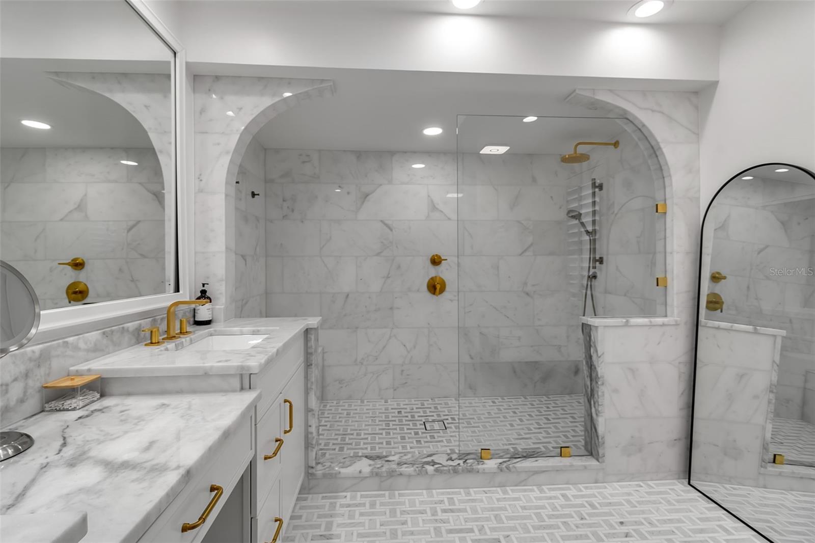 HARBOUR OAKS 2 - Residential