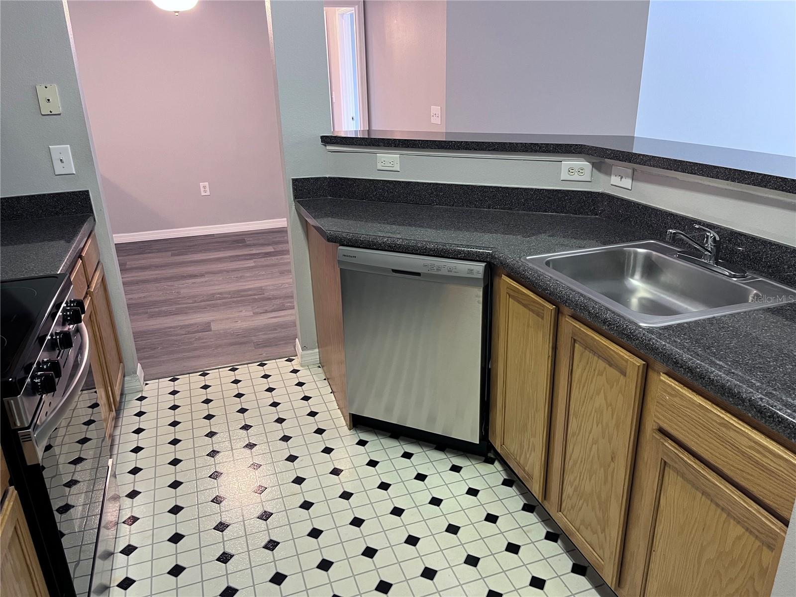 THE PALMS OF CORTEZ - Residential Lease