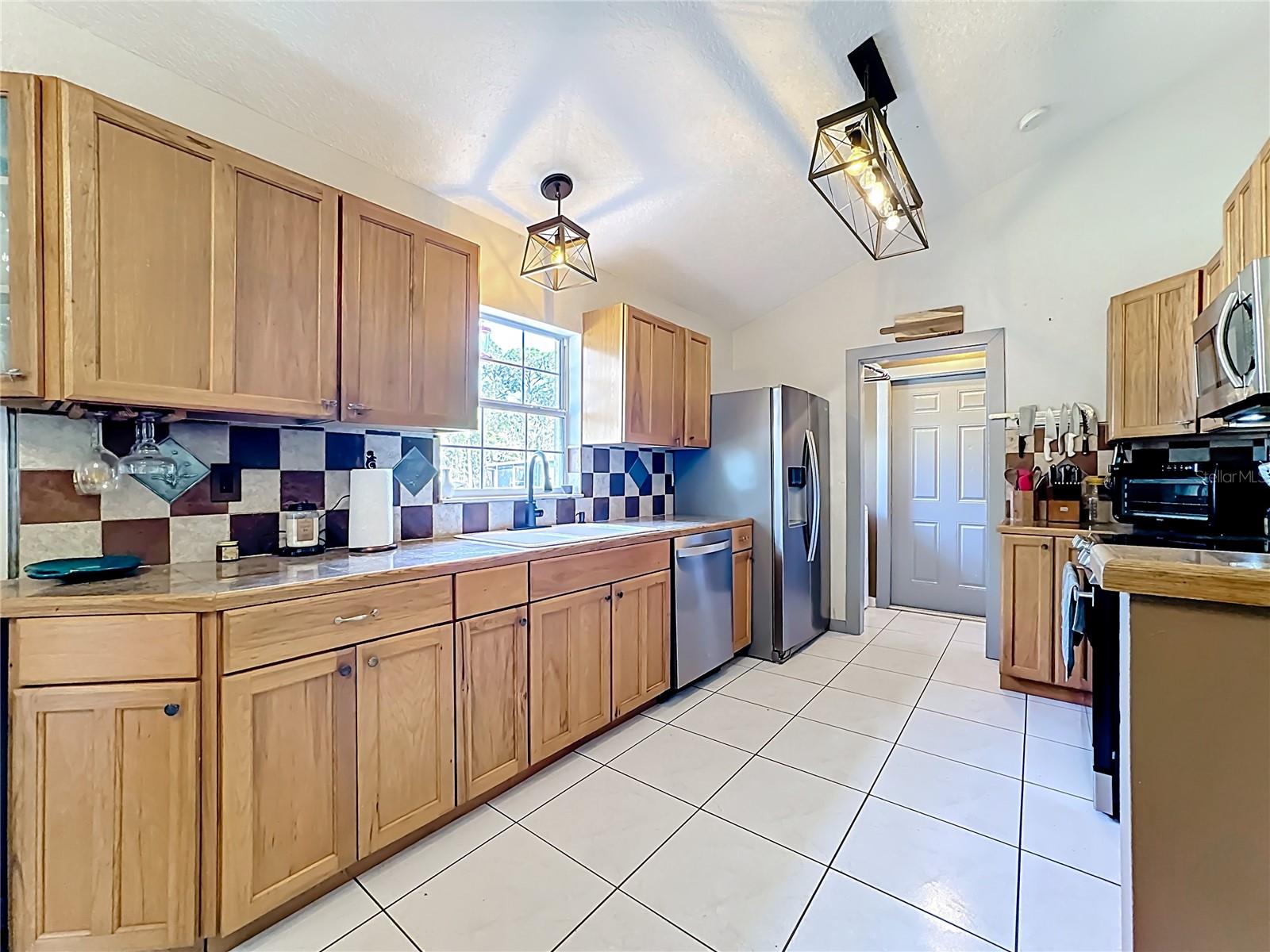 LOST LAKE ESTATES - Residential