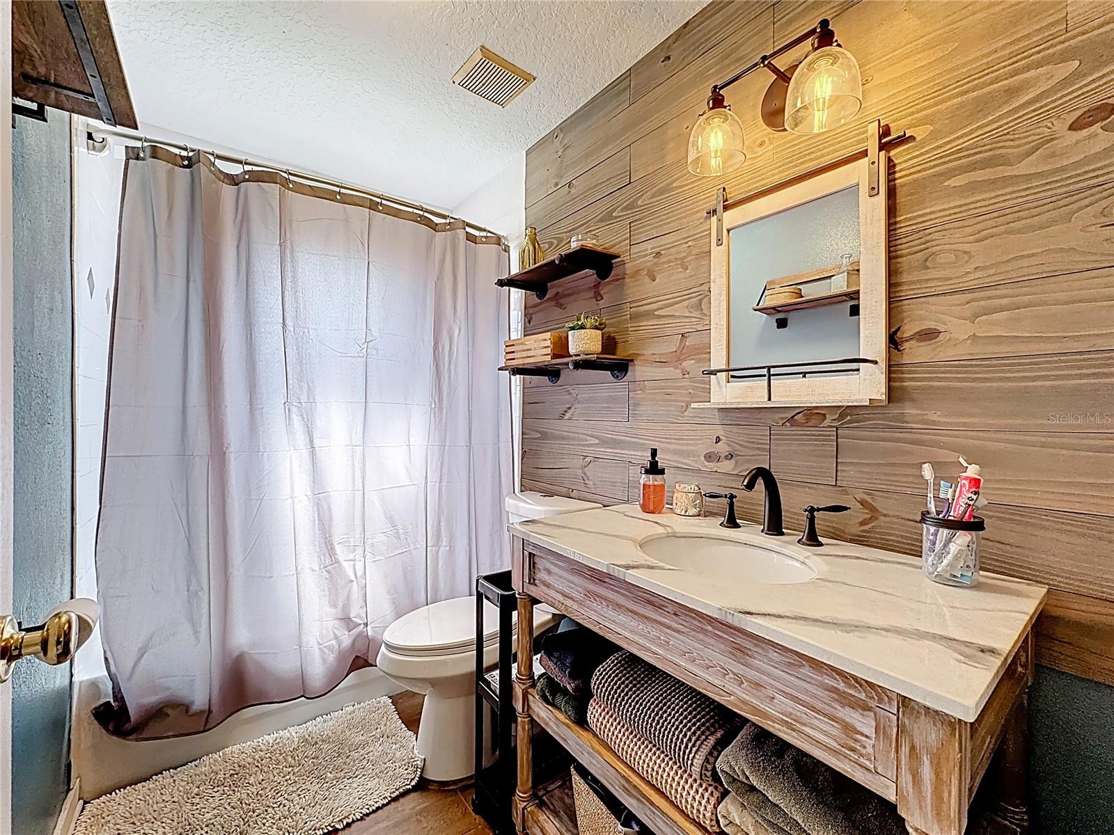 LOST LAKE ESTATES - Residential