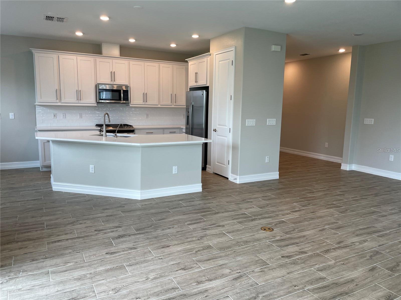 ESTANCIA SORTINO - Residential Lease