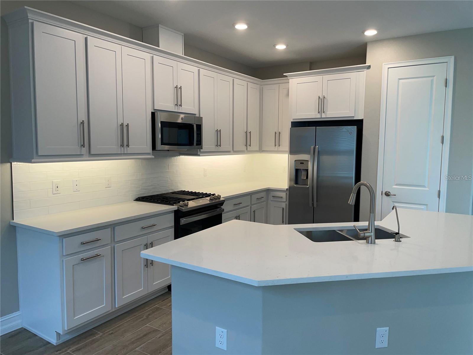 ESTANCIA SORTINO - Residential Lease