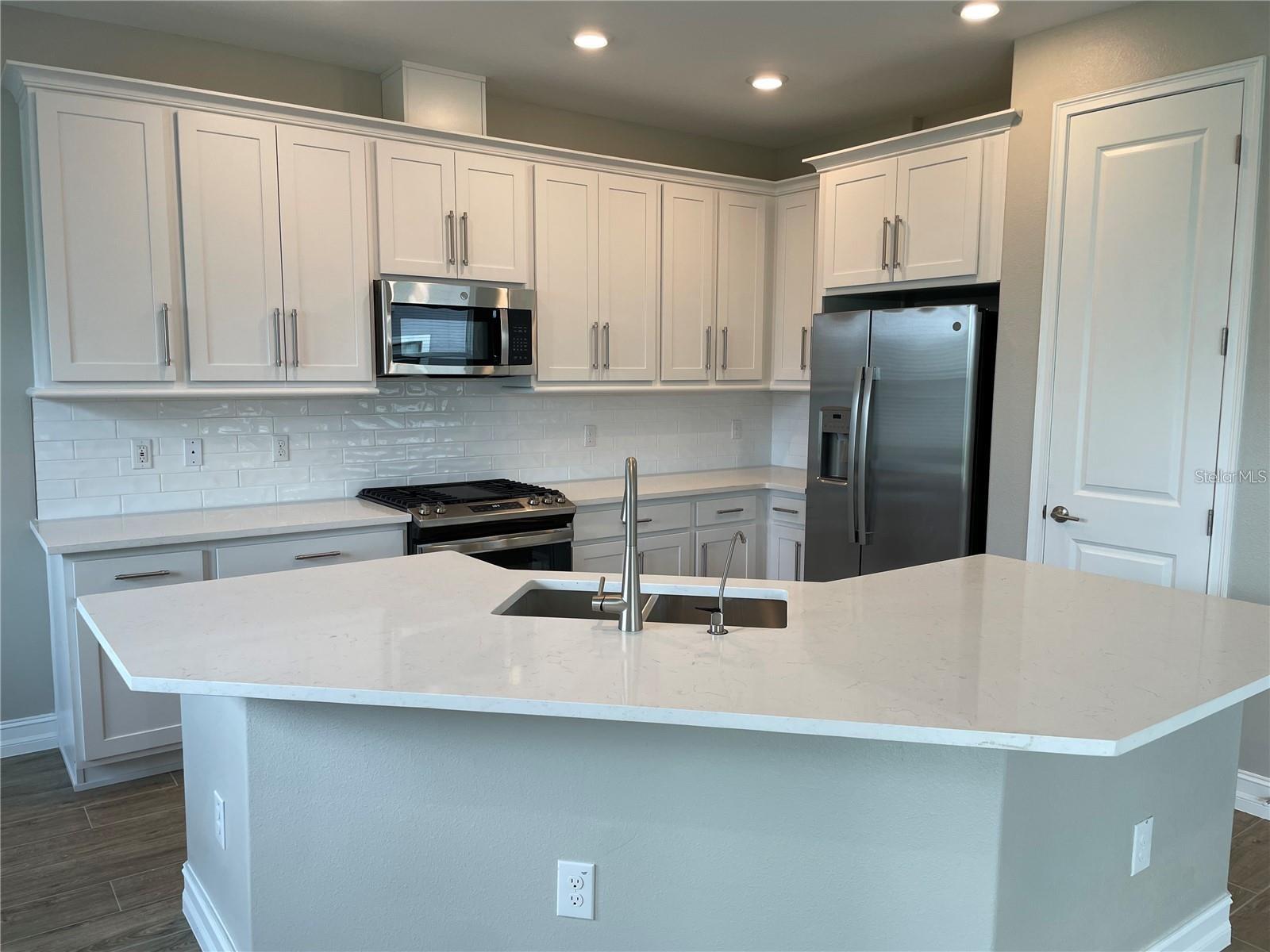 ESTANCIA SORTINO - Residential Lease