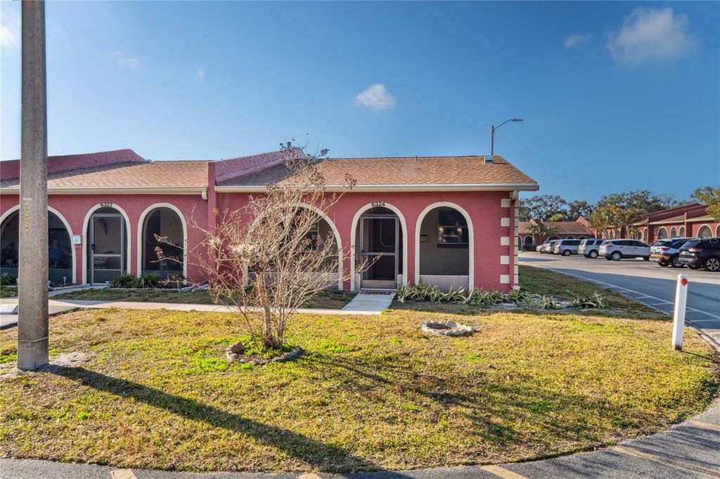 Photo of 6324 Bonnie Bay Circle N, Pinellas Park, FL 33781 (MLS # W7883045)