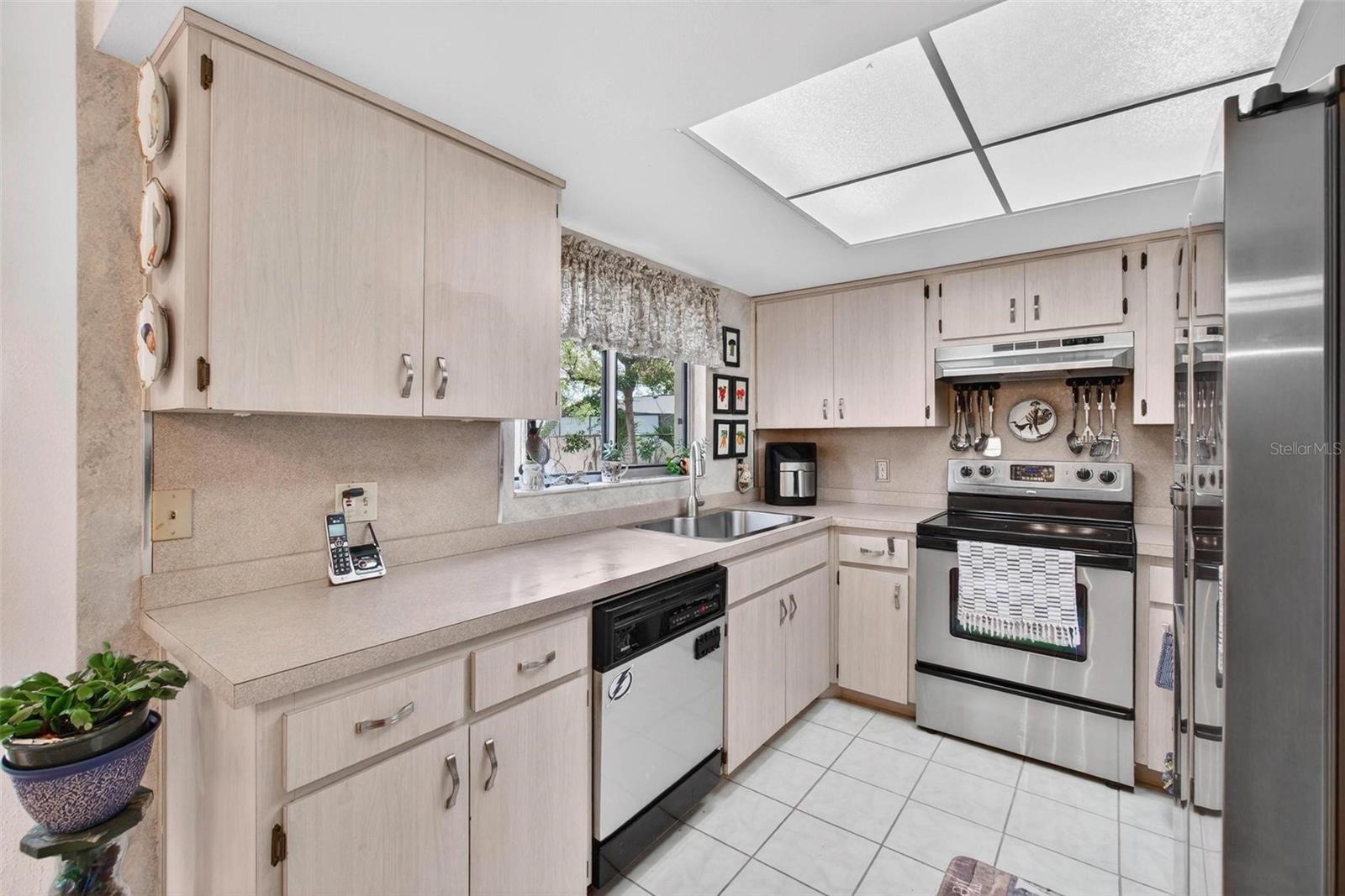 ON TOP OF THE WORLD - Residential