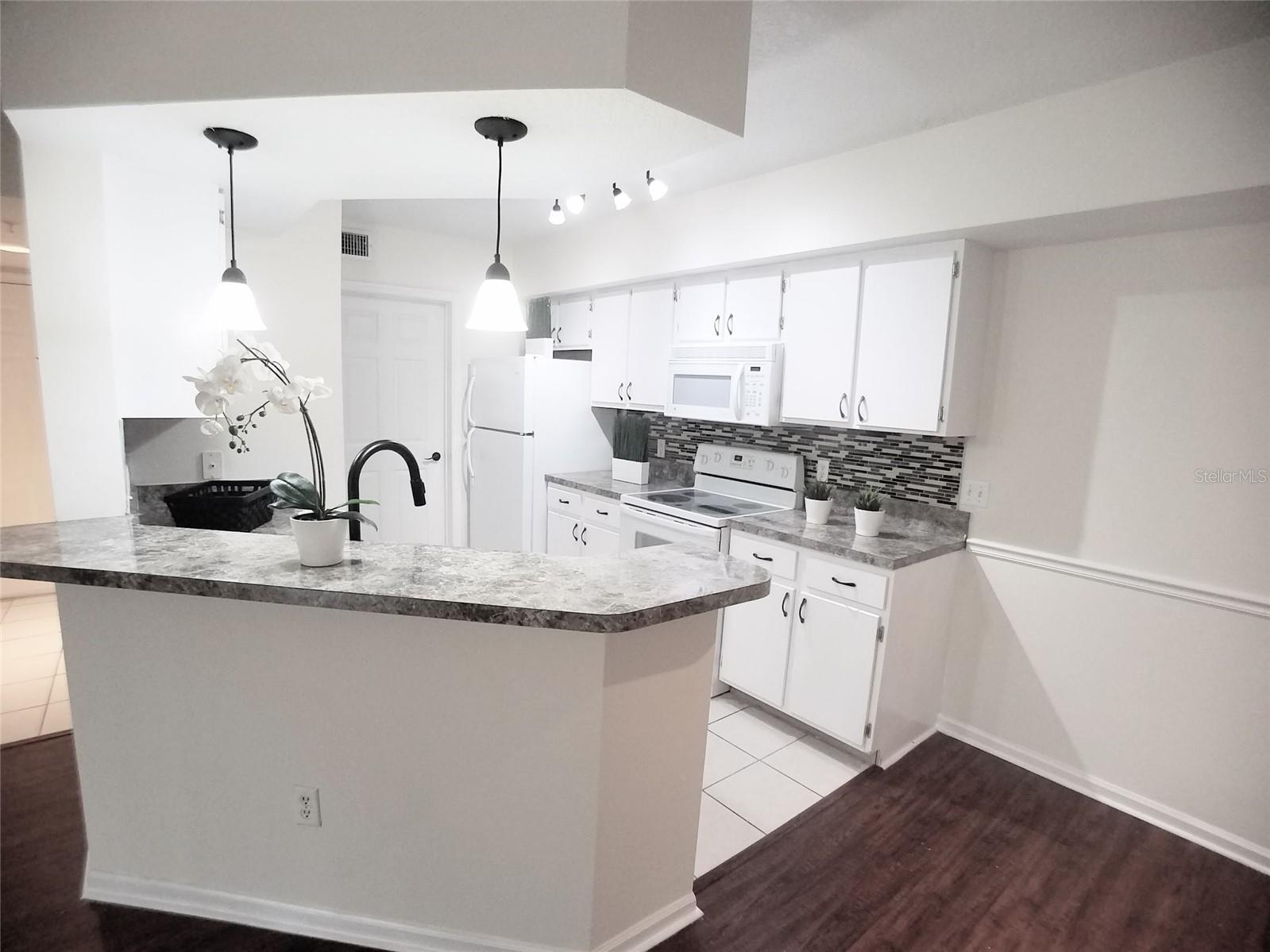 CREST/WATERFORD LAKES - Residential