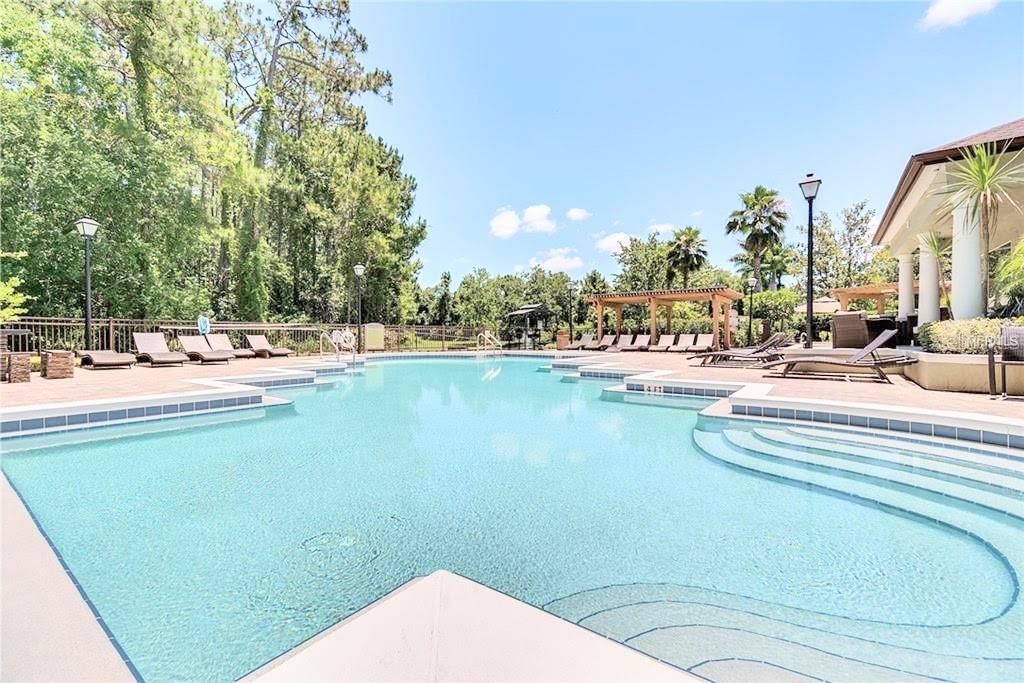 CREST/WATERFORD LAKES - Residential