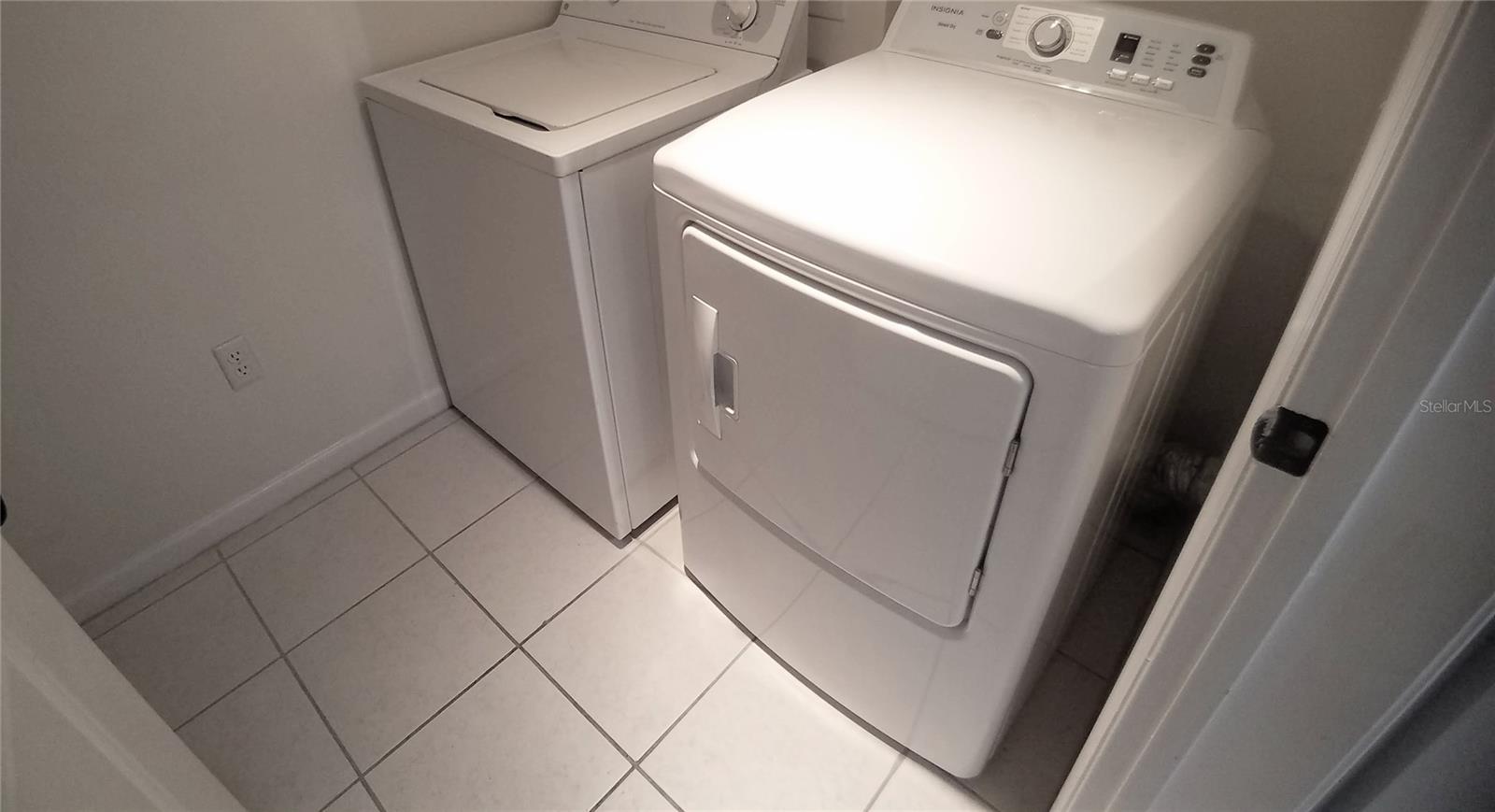CREST/WATERFORD LAKES - Residential