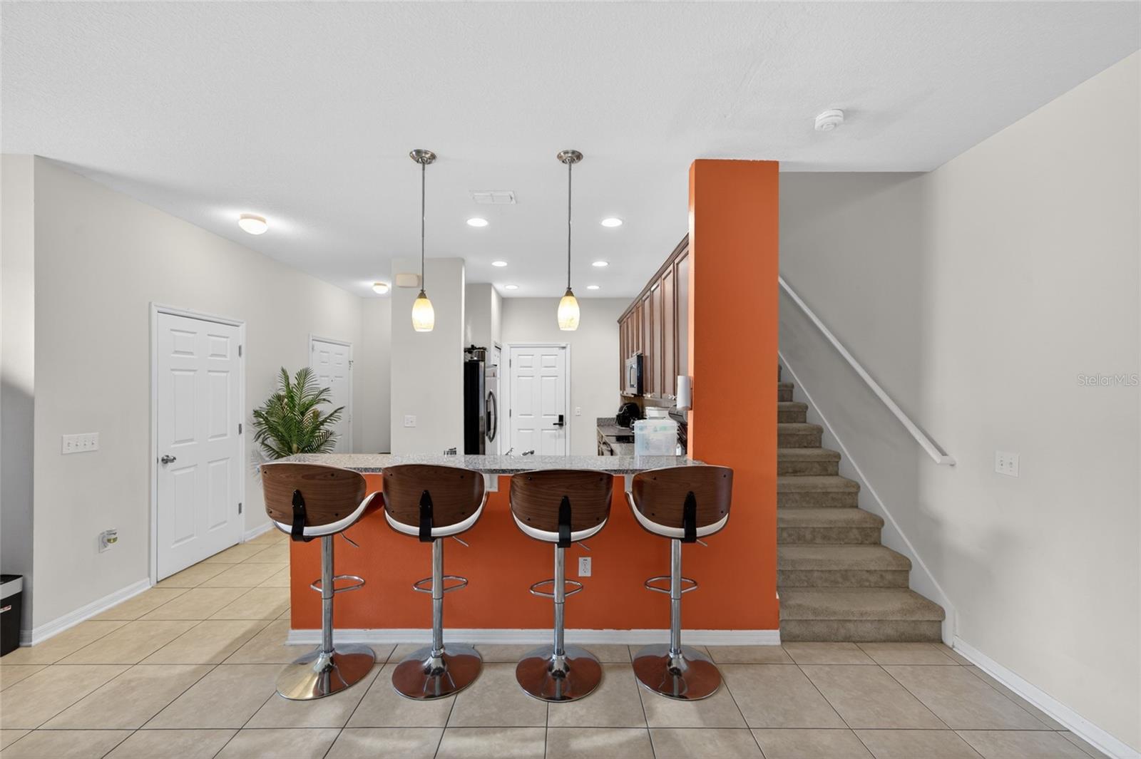 SOMERSET CHASE - Residential