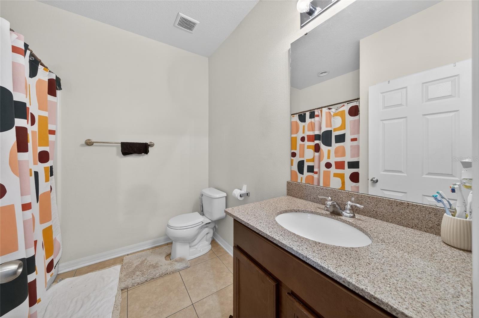 SOMERSET CHASE - Residential