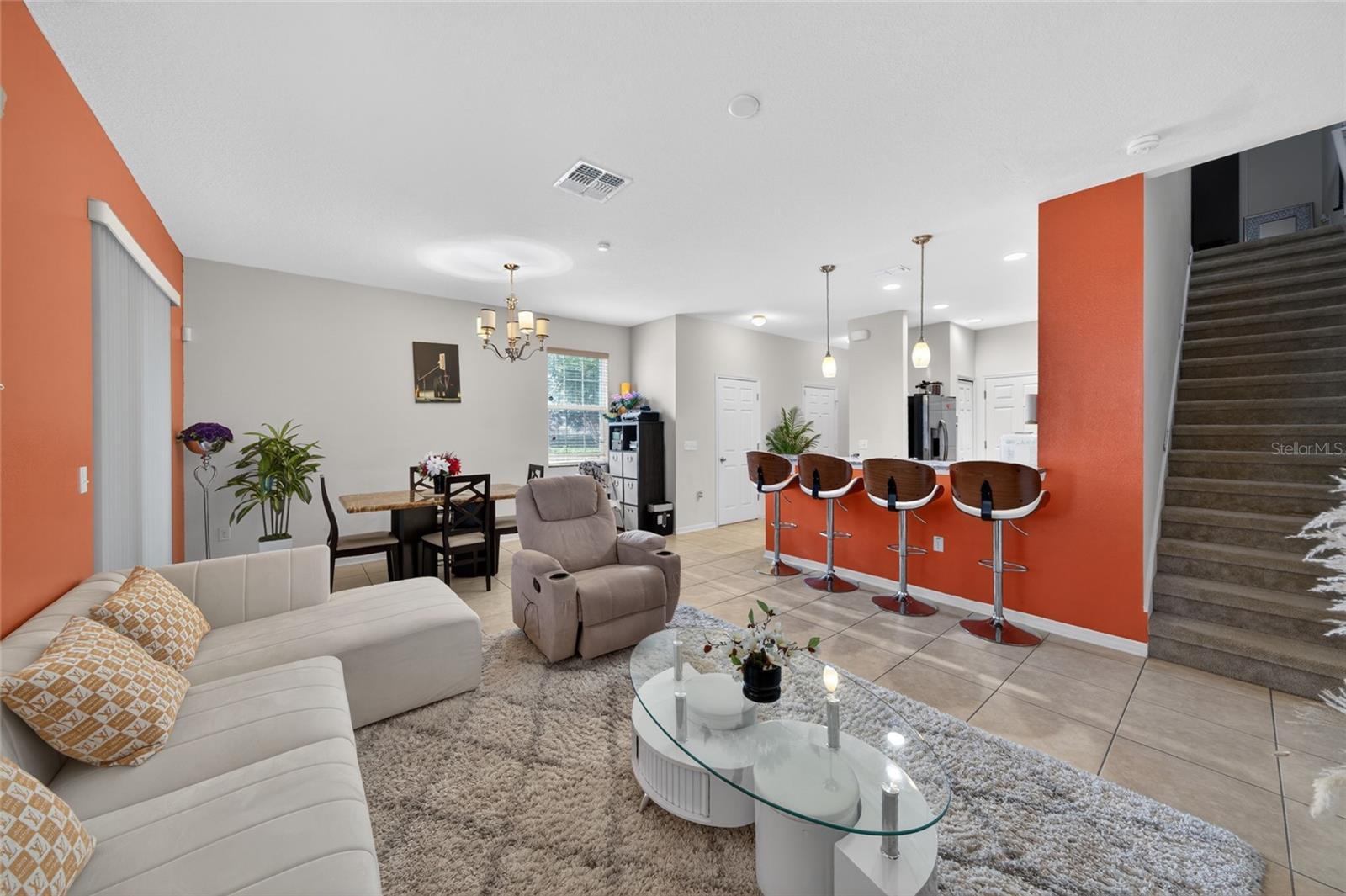 SOMERSET CHASE - Residential