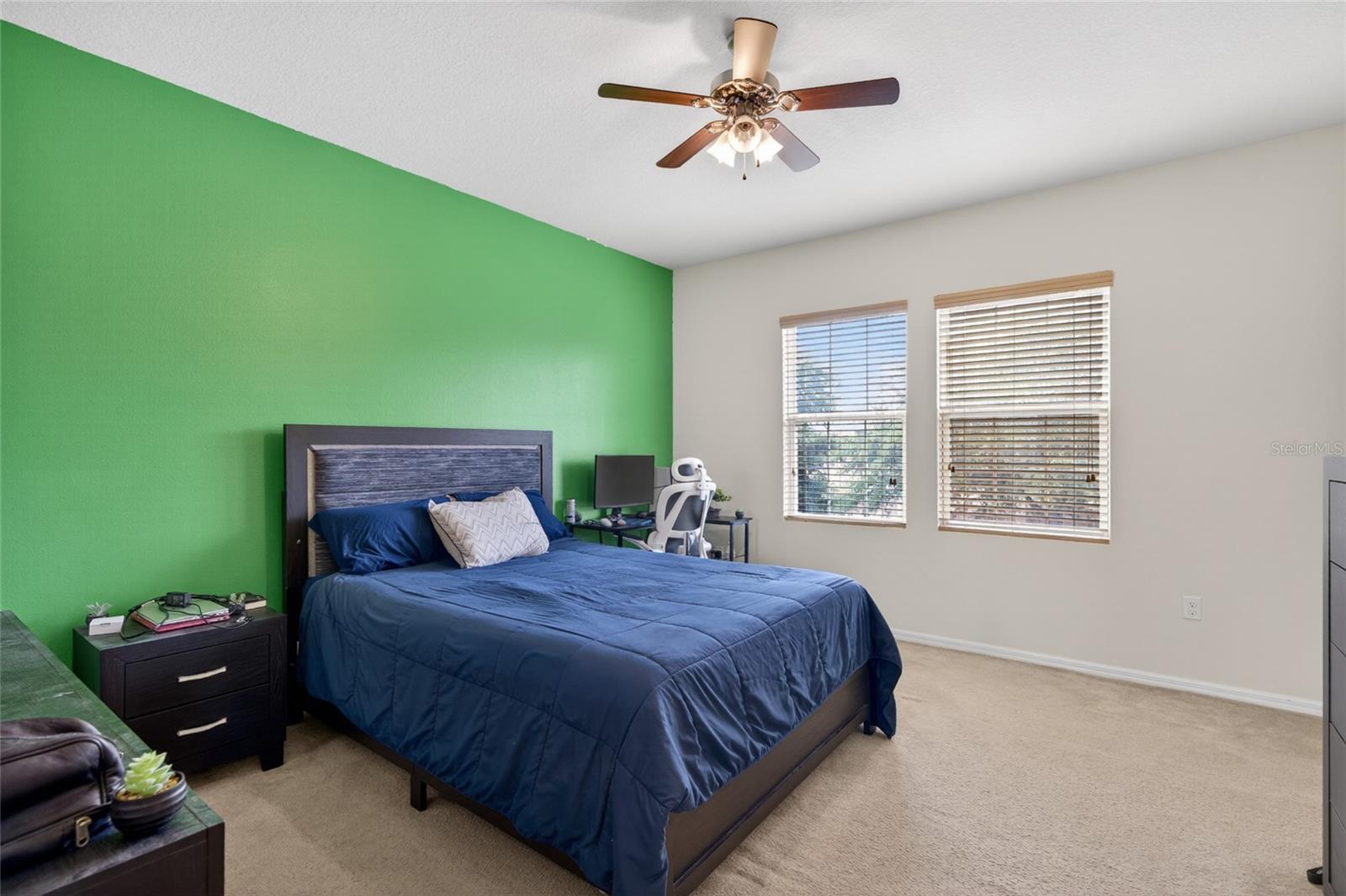 SOMERSET CHASE - Residential