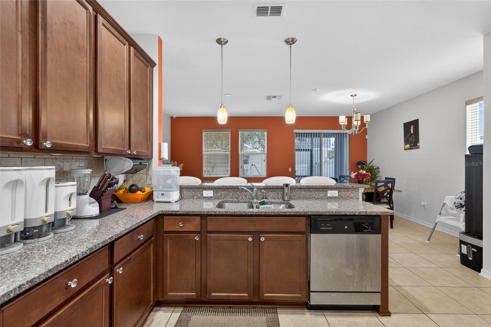 SOMERSET CHASE - Residential