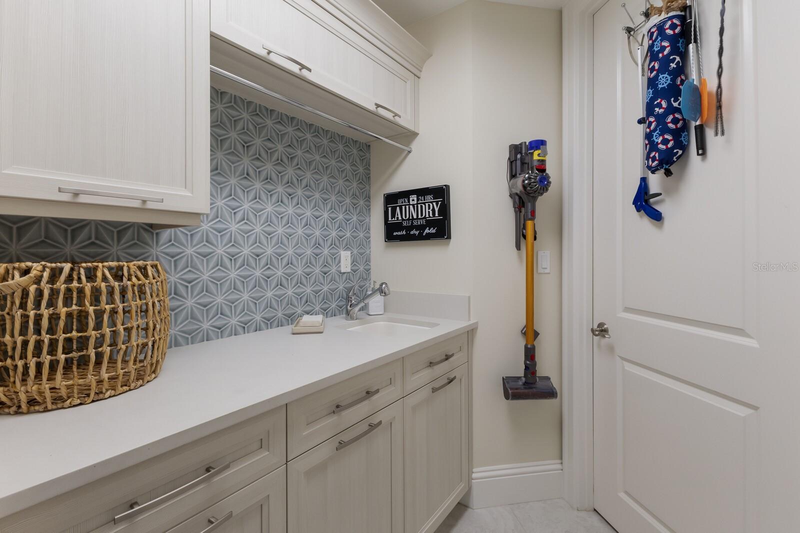 BEL MARE PH I - Residential