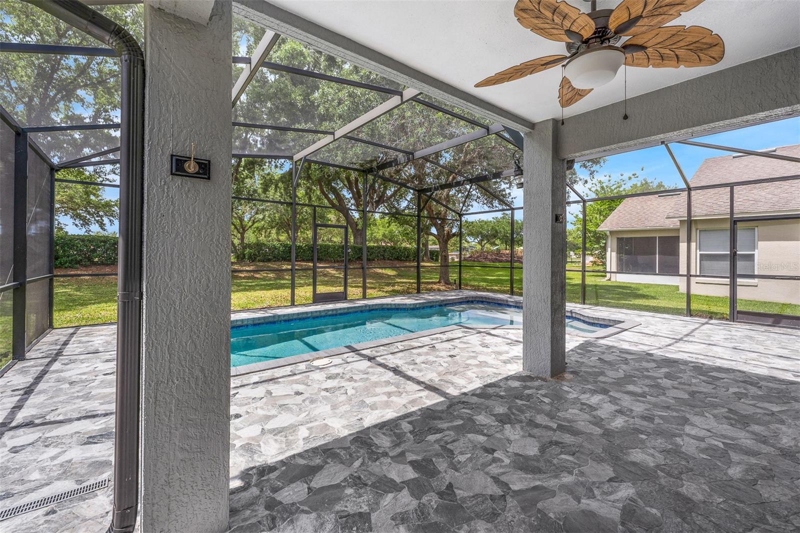 STONEYBROOK - Residential