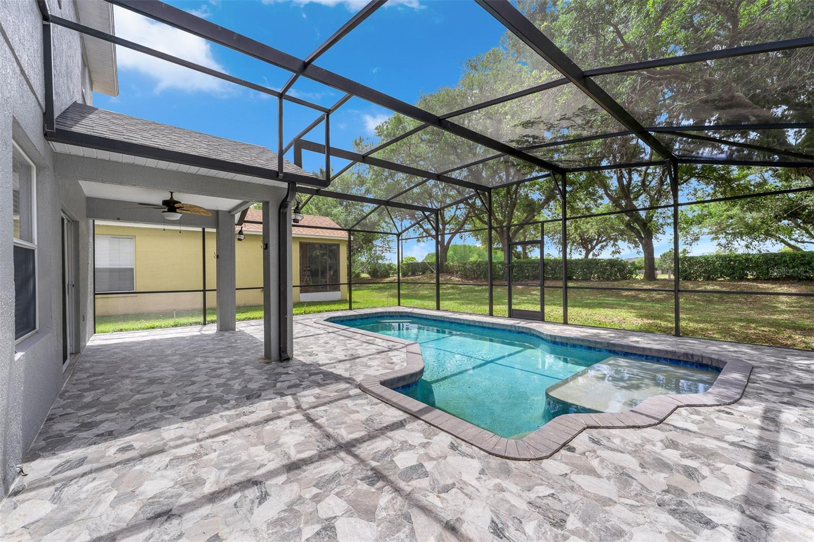 STONEYBROOK - Residential