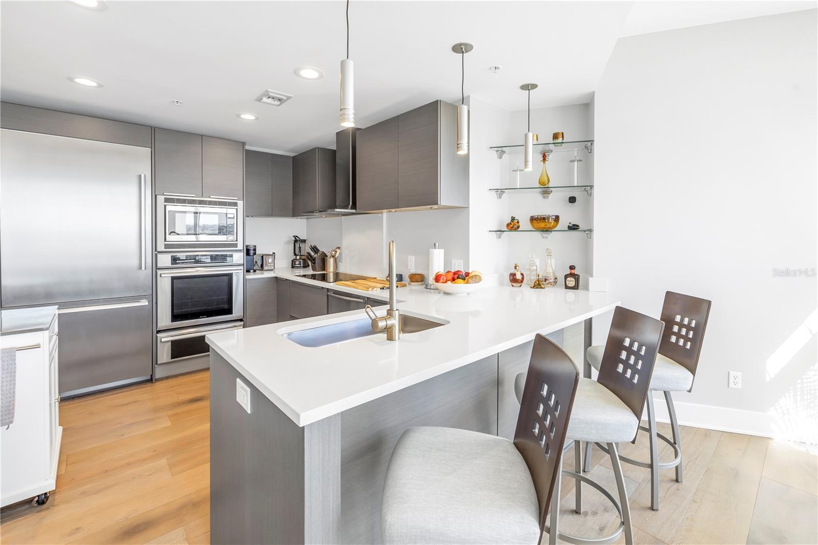 SIGNATURE PLACE CONDO - Residential