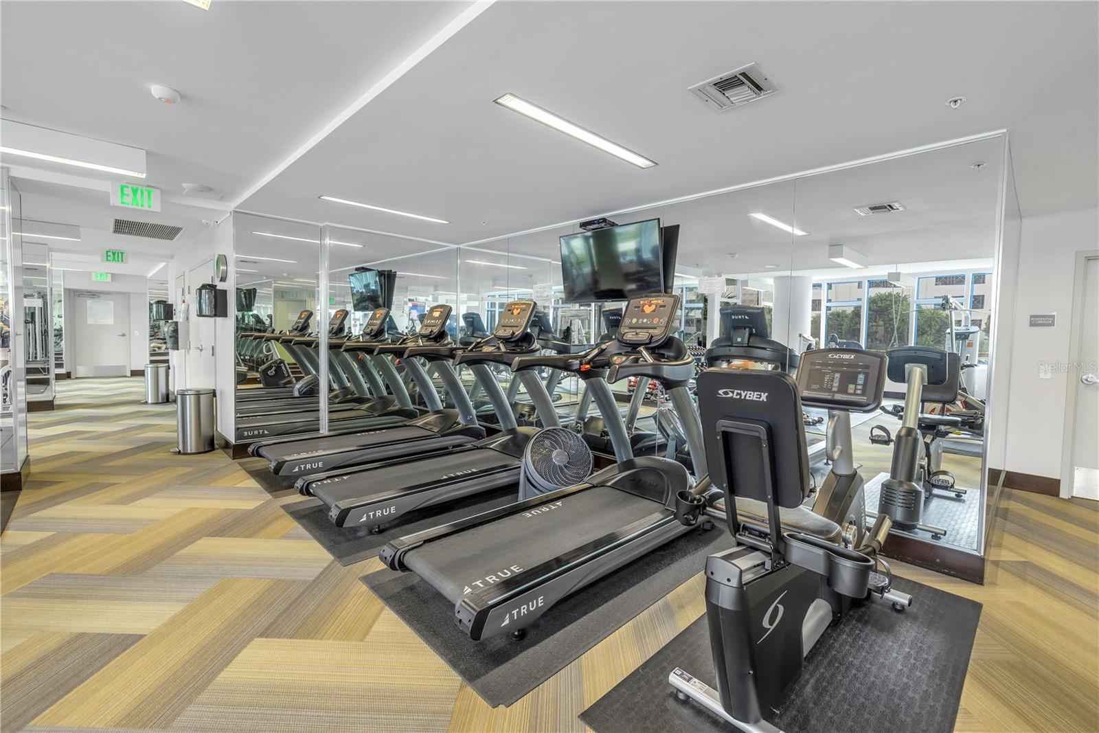 SIGNATURE PLACE CONDO - Residential