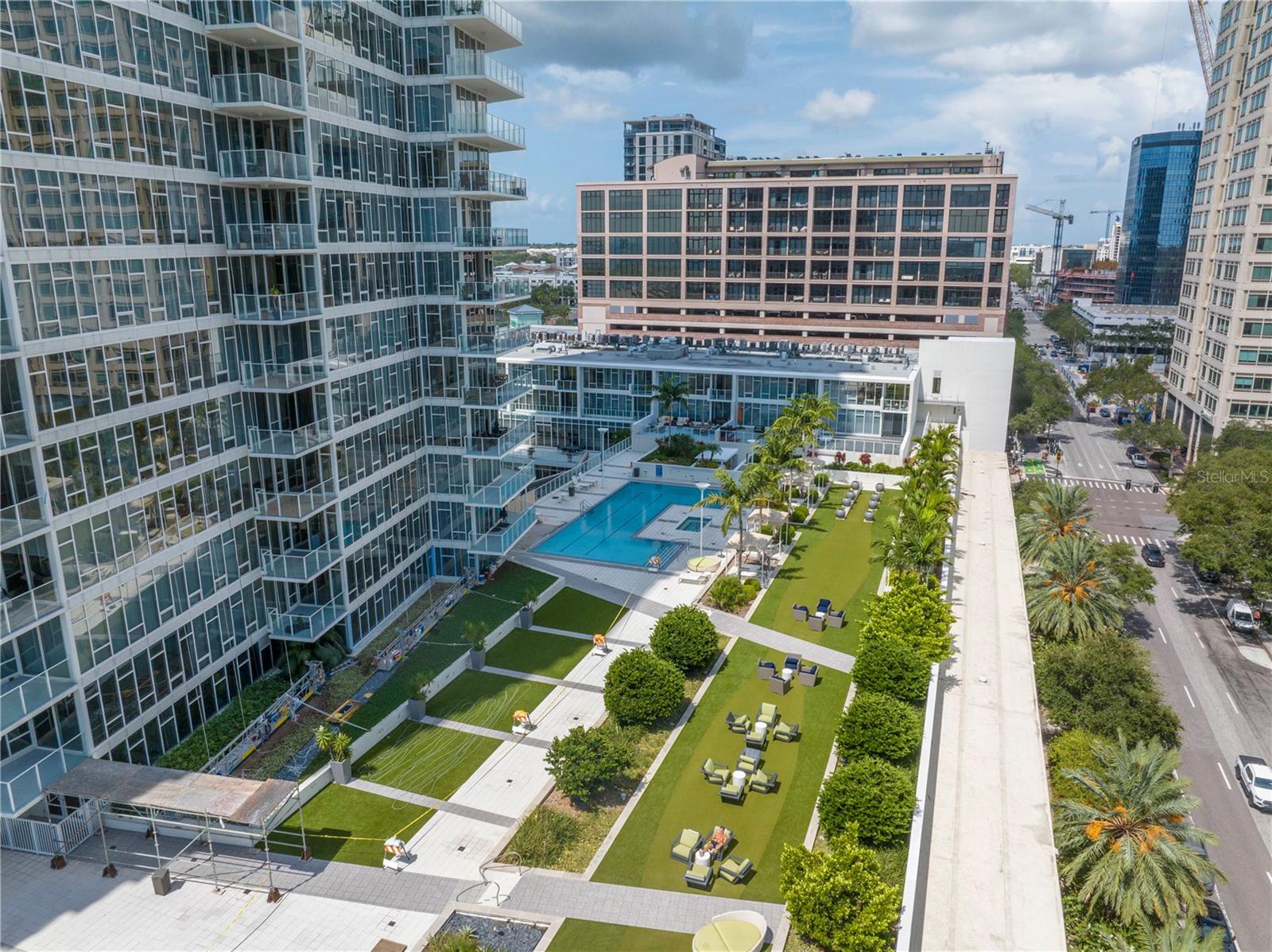 SIGNATURE PLACE CONDO - Residential