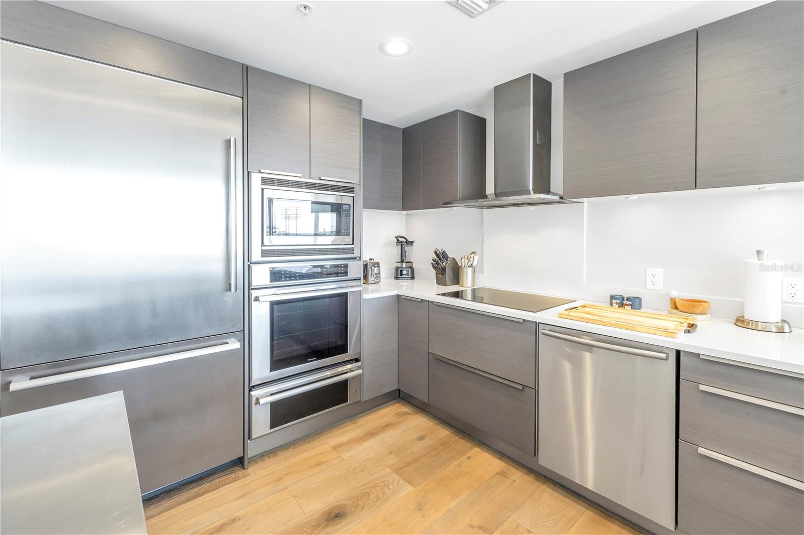 SIGNATURE PLACE CONDO - Residential