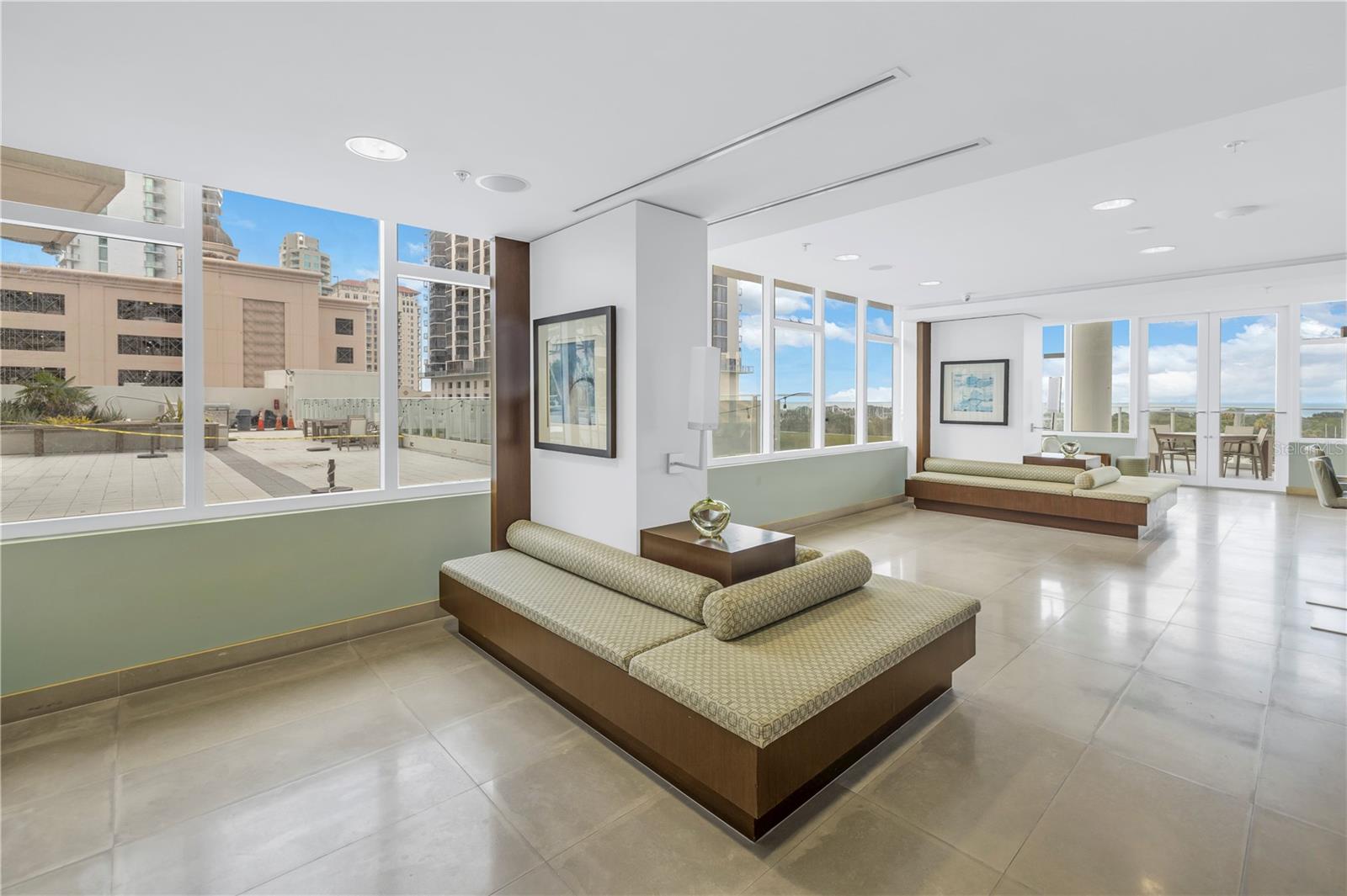 SIGNATURE PLACE CONDO - Residential