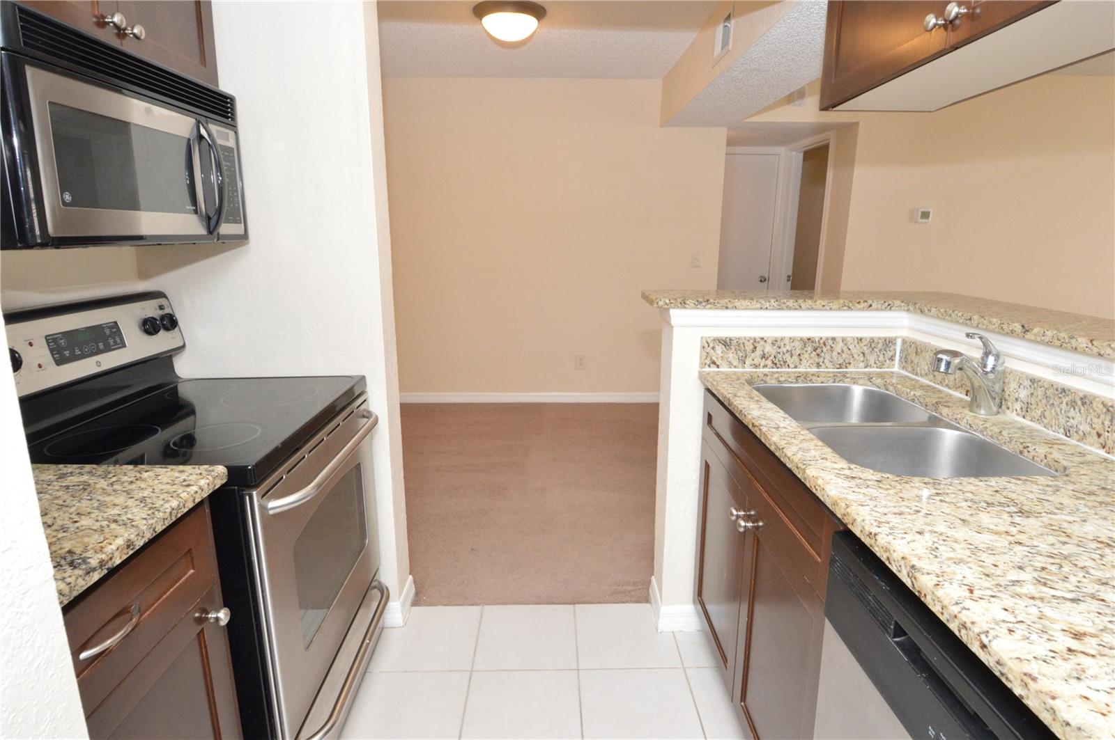 VANTAGE POINT CONDO - Residential Lease