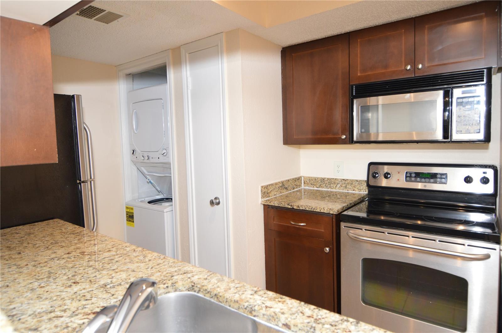 VANTAGE POINT CONDO - Residential Lease