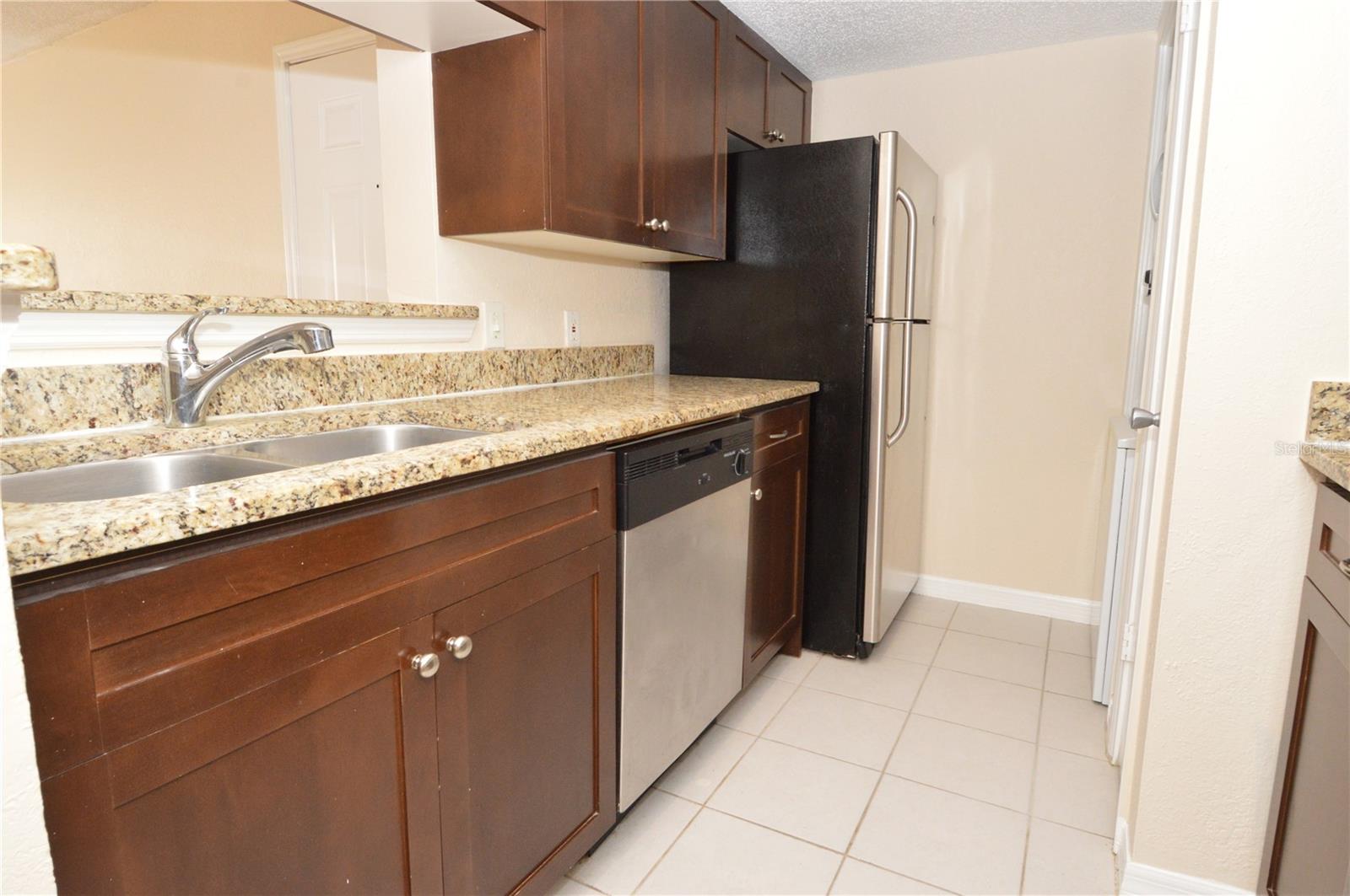 VANTAGE POINT CONDO - Residential Lease