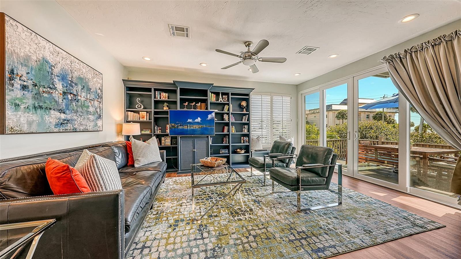 5610 AVENIDA DEL MARE