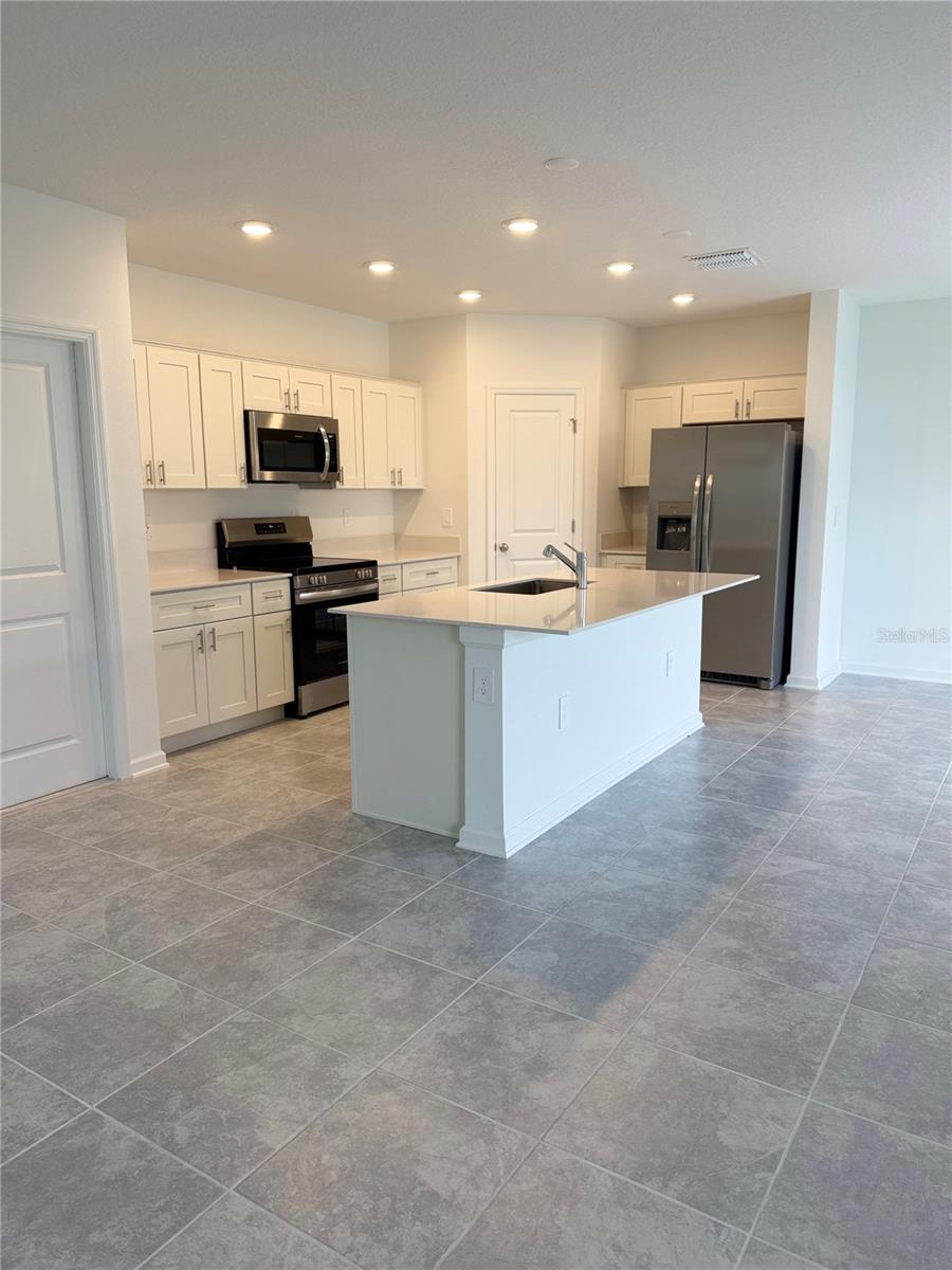 RANCHES/LK MCLEOD II - Residential