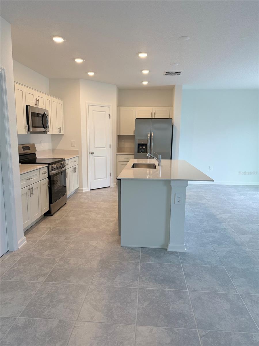 1326 DEEPWATER CIRCLE