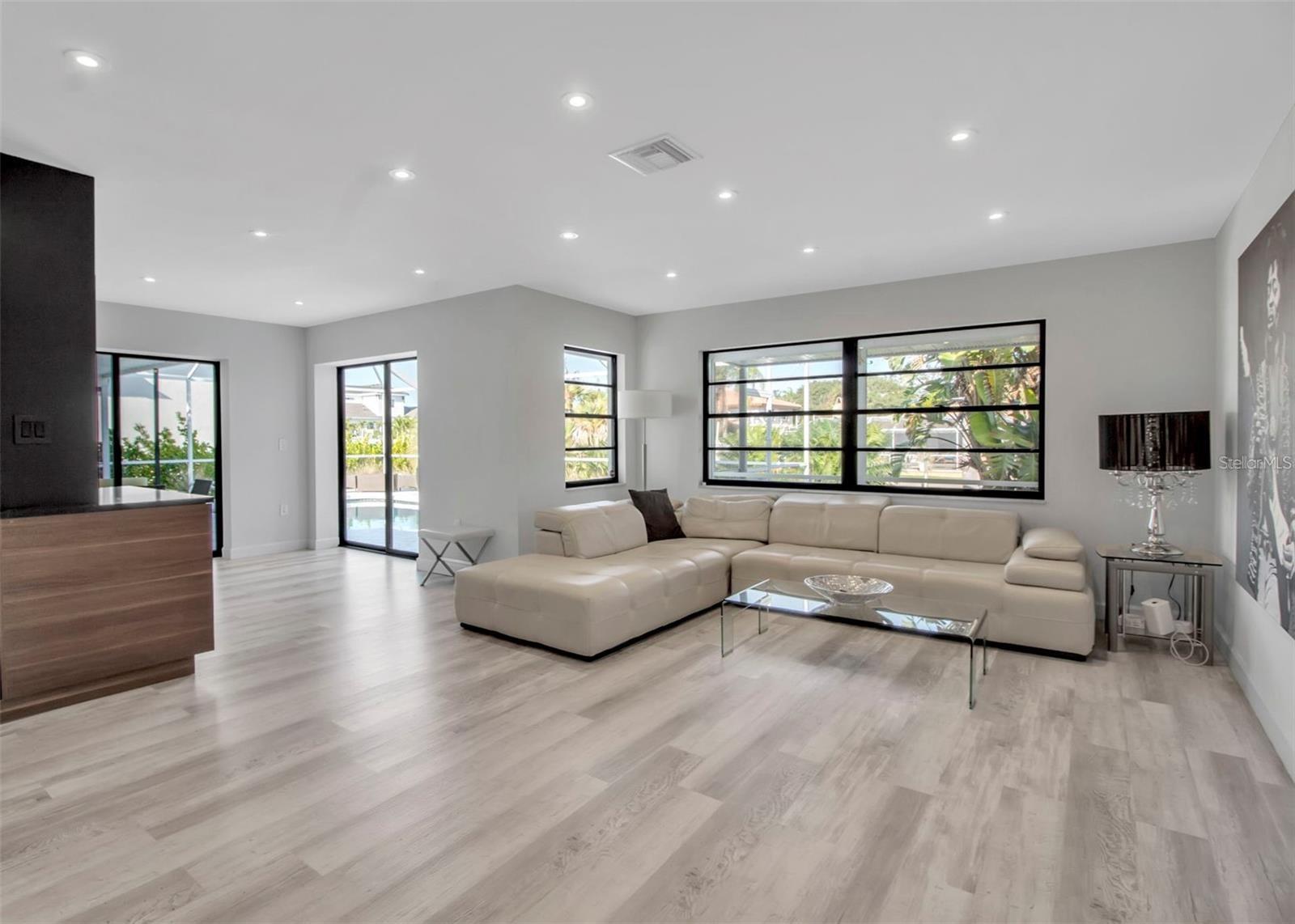 AQUALANE ESTATES 1ST - Residential Lease