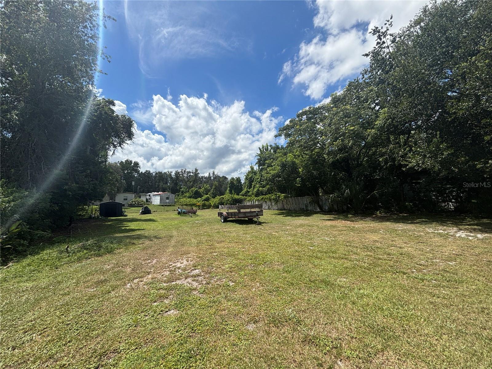 HALF-MOON MINI FARMS - Land