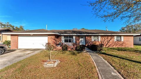 Photo of 5717 Lake Grove Drive, Lakeland, FL 33809 (MLS # L4959880)
