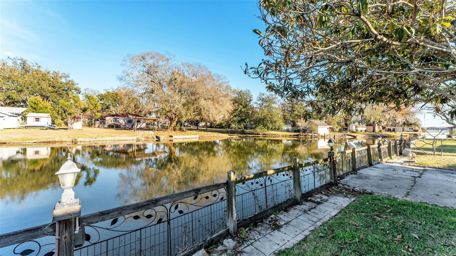 LAKE GIBSON SHORES - Residential